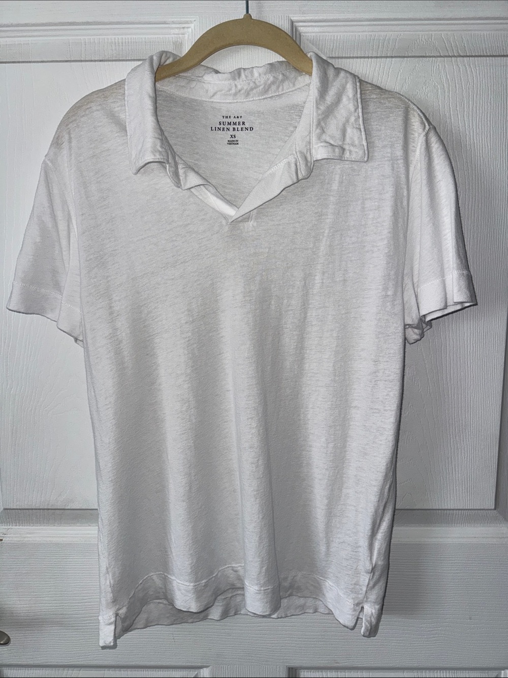 Men’s Abercrombie & Fitch White Linen-Blend Polo